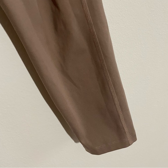 Girlfriend Collective brown tan stretch athleisure leggings in size large - Picture 4 of 9